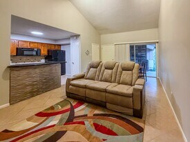 2574 Marilee Ln in Houston, TX - Building Photo
