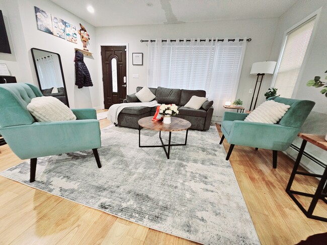 11922 190th St, Unit Main Floor
