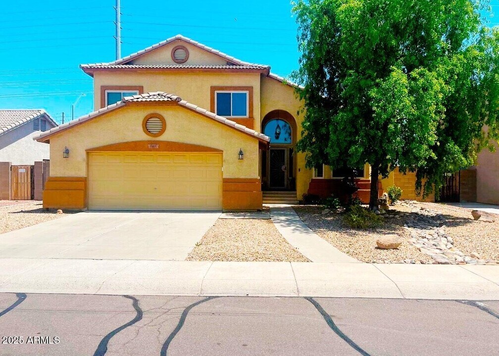 15897 N Gil Balcome St in Surprise, AZ - Building Photo