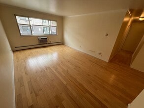 2018 Oakland in Milwaukee, WI - Building Photo - Building Photo