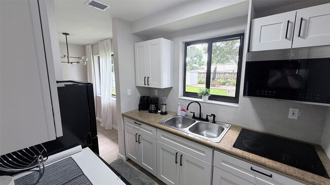 property at 433 NW 15th Way