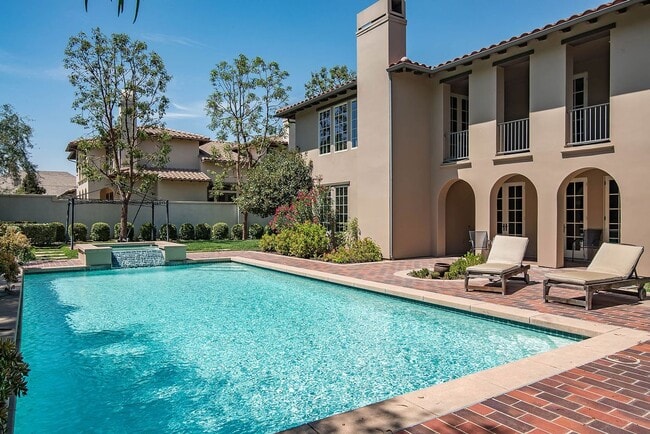 25400 Prado De Las Peras in Calabasas, CA - Building Photo - Building Photo