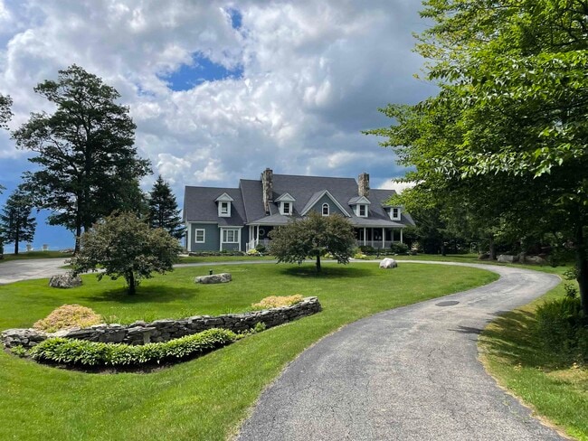 21 Valley View Rd in Winhall, VT - Building Photo - Building Photo