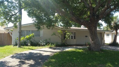 4430 Glissade Dr in New Port Richey, FL - Building Photo - Building Photo