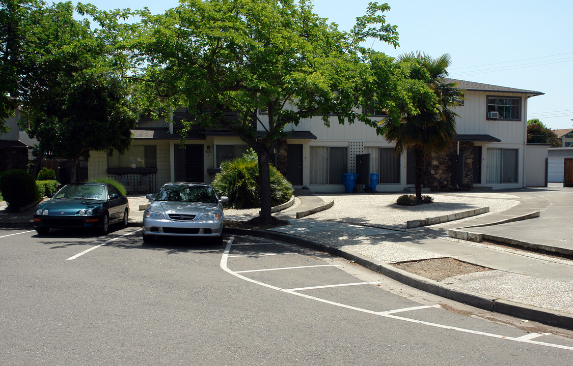 19460 Richwood Court in Cupertino, CA - Foto de edificio