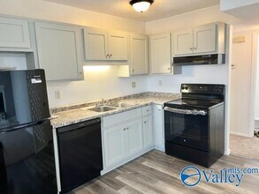 12000 Sugar Mill Cir in Huntsville, AL - Building Photo - Building Photo
