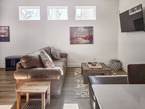 203 Danna Ln, Unit D in Houston, TX - Building Photo - Building Photo