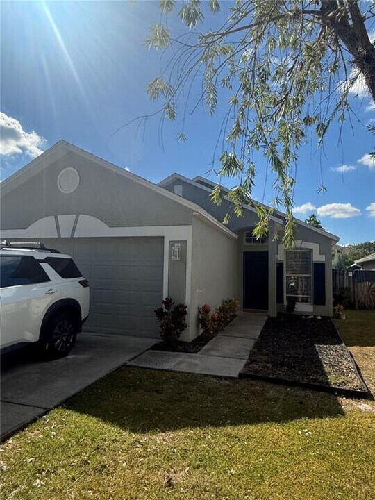 6217 Calamari Pl in Riverview, FL - Building Photo