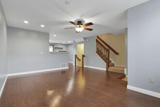 243 Oxford Oak Dr in Columbus, OH - Building Photo - Building Photo