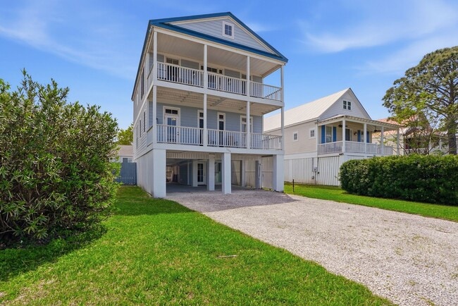 1314 Bay St in Tybee Island, GA - Building Photo - Building Photo