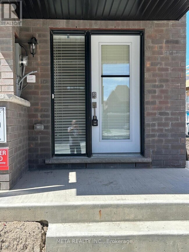 1138 Greentree Path in Oshawa, ON - Building Photo - Building Photo