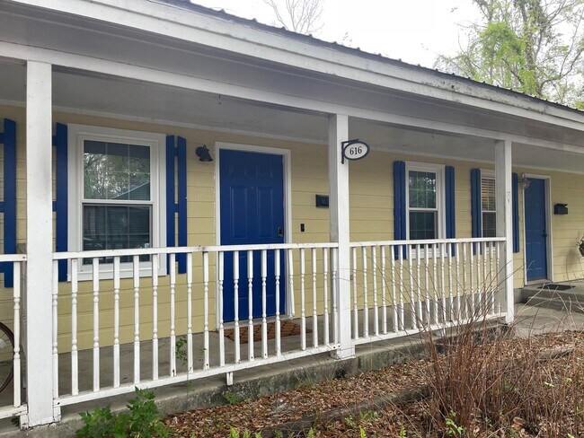 property at 616 E Duffy St