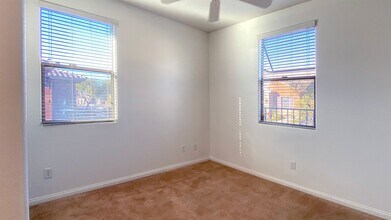 1025 Viale Placenza Pl in Henderson, NV - Building Photo - Building Photo