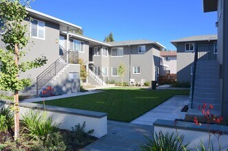 Menlo Pointe Apartments in Menlo Park, CA - Building Photo - Interior Photo