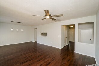 5806 Elk Lake Dr in San Antonio, TX - Building Photo - Building Photo