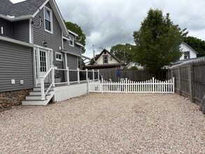 17 S Pine St in Niantic, CT - Building Photo - Building Photo