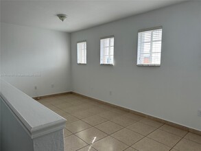 7561 NW 176th Terrace in Hialeah, FL - Building Photo - Building Photo