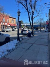 401 Main St in Metuchen, NJ - Building Photo - Building Photo