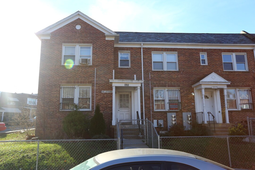 1911 M St NE in Washington, DC - Building Photo