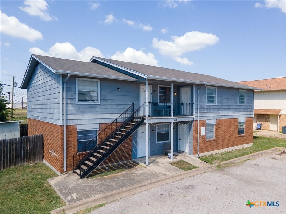 1005 Eastside Dr in Killeen, TX - Foto de edificio