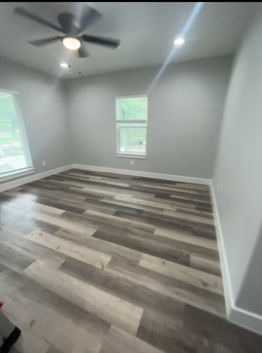 2754 W Twelfth St in Dallas, TX - Building Photo