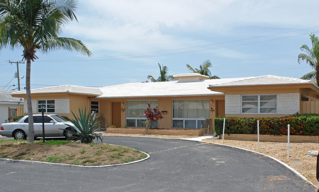 1008 SE 3rd St in Deerfield Beach, FL - Building Photo - Building Photo