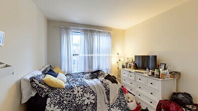 1340A Commonwealth Ave, Unit 21 in Boston, MA - Building Photo - Building Photo