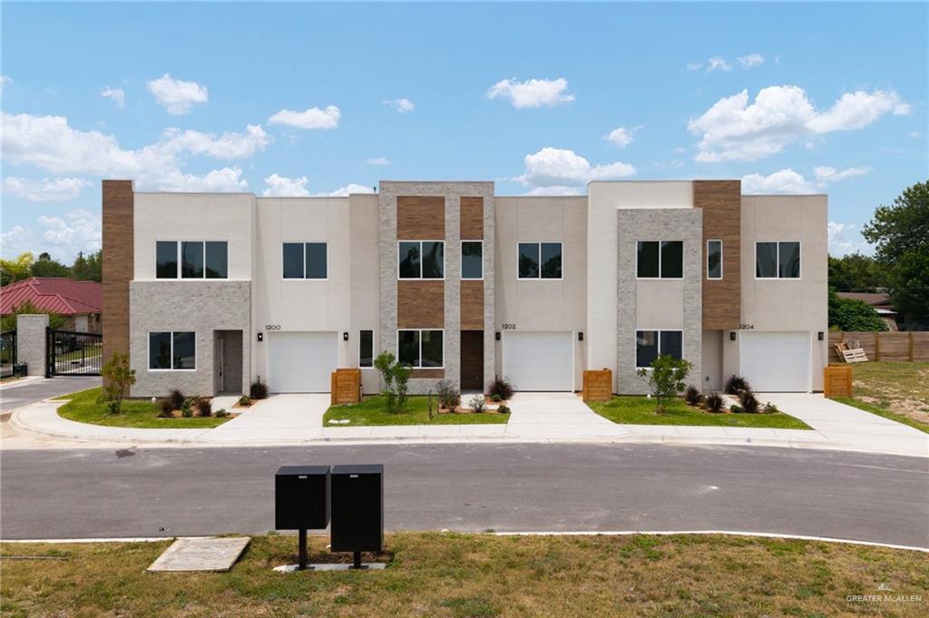 1202 N Lincoln Ave in San Juan, TX - Building Photo