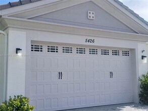 5426 Pecan Dr in Westlake, FL - Building Photo - Building Photo