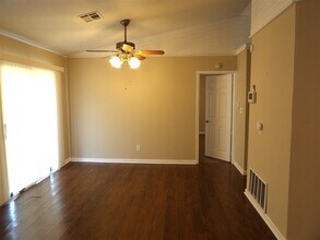 5413 NW Sir Brian Ave in Lawton, OK - Foto de edificio - Building Photo