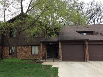 37 Creekside Cir in Elgin, IL - Building Photo