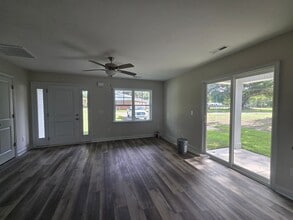 509 Scallop Shells Ln in Sneads Ferry, NC - Building Photo - Building Photo