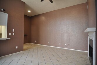 602 Bellaire Dr in Hurst, TX - Building Photo - Building Photo