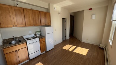 Oasis Apartments in San Francisco, CA - Building Photo - Building Photo