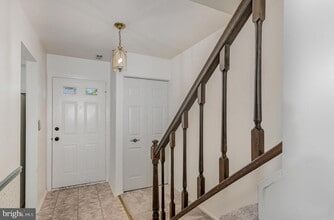 1140 Hedgerow Ln in Harrisburg, PA - Building Photo - Building Photo