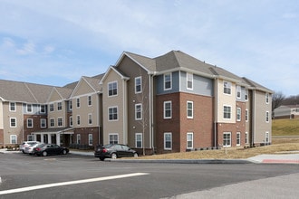 Maple Brook at Golden Pond West in Kent, OH - Building Photo - Building Photo