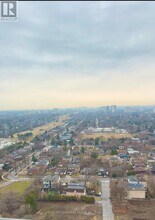 5858 Yonge St in Toronto, ON - Building Photo - Building Photo