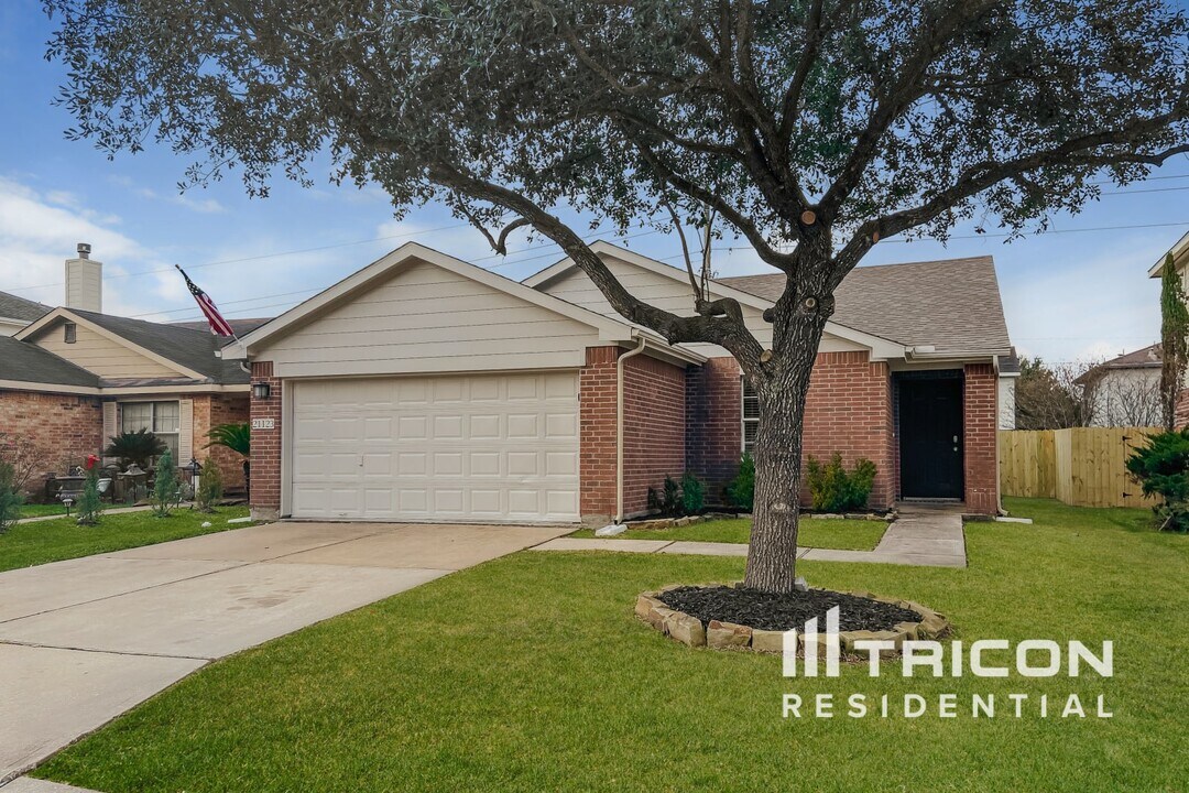21123 Arcadia Park Ln in Humble, TX - Building Photo