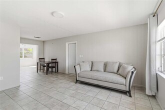 308 Lantana Ave in Sarasota, FL - Building Photo - Building Photo