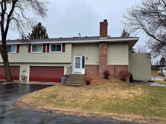 property at 10423 Decatur Cir