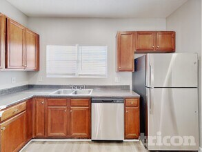 5325 Oakley Commons Blvd in Union City, GA - Building Photo - Building Photo