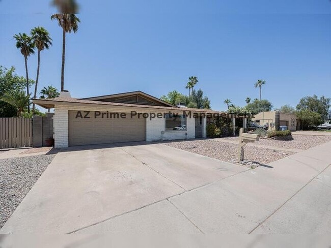property at 1141 W Linda Ln