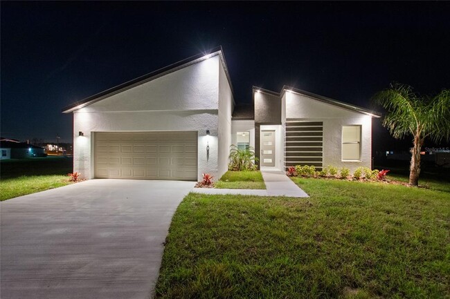 1057 Sabine Pl in Poinciana, FL - Building Photo - Building Photo