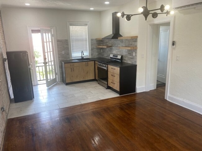 property at 2738 Riverside Ave
