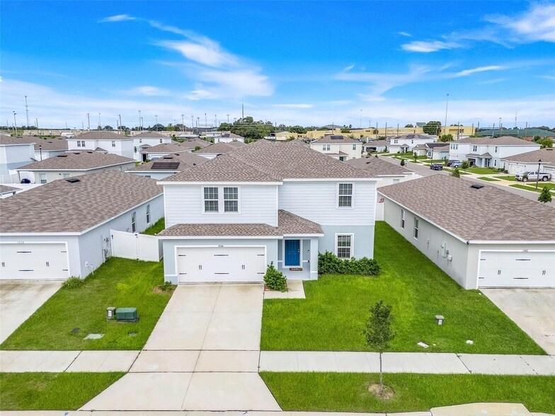 1506 Finnigan Cir in Haines City, FL - Foto de edificio