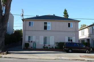 1213 El Camino Real in Burlingame, CA - Building Photo - Building Photo