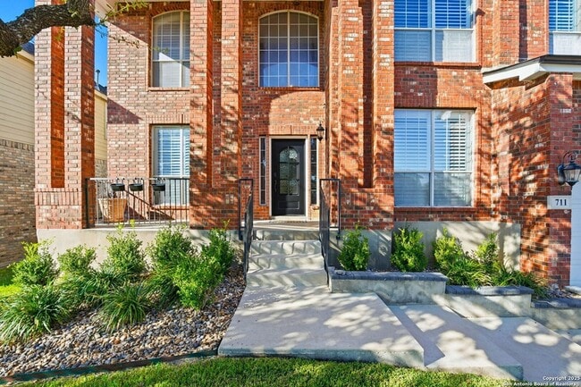 711 Midway Crest in San Antonio, TX - Building Photo - Building Photo