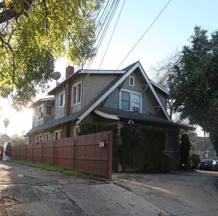 128-130 S Avenue 63 in Los Angeles, CA - Foto de edificio