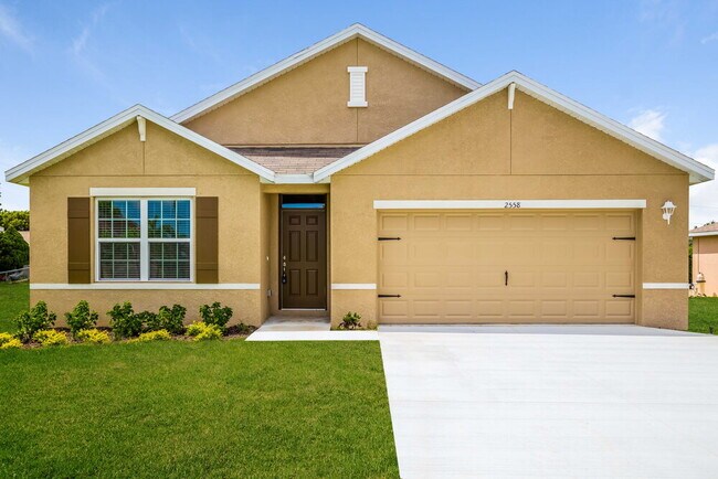 2558 Surfside Blvd