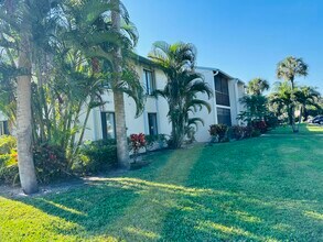 1115 Green Pine Blvd in West Palm Beach, FL - Building Photo - Building Photo